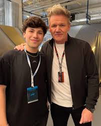 GeorgeNotFound Biography